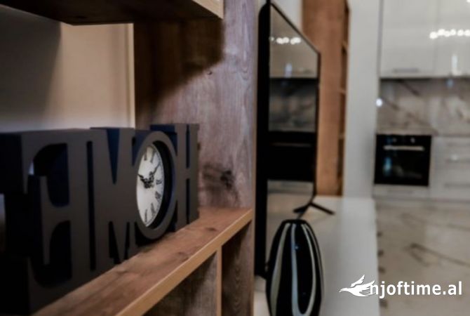 Shtepi me qera Apartament ne Tirane, 1+1, Mobilimi E mobiluar, Pagesa 80,000  Leke.