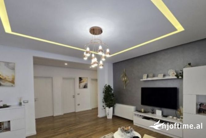Shtepi ne shitje Apartament ne Tirane, 2+1, Mobilimi E mobiluar, Pagesa 300,000  Euro.