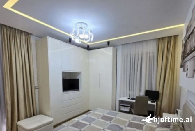 Shtepi ne shitje Apartament ne Tirane, 2+1, Mobilimi E mobiluar, Pagesa 300,000  Euro.