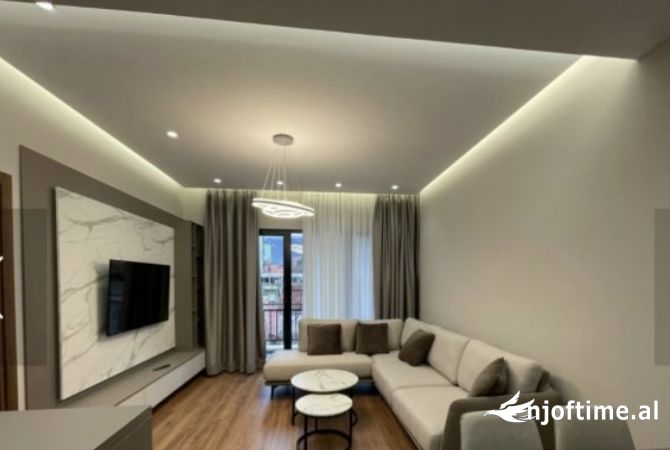 Shtepi me qera 2+1 ne Tirane - 830 Euro