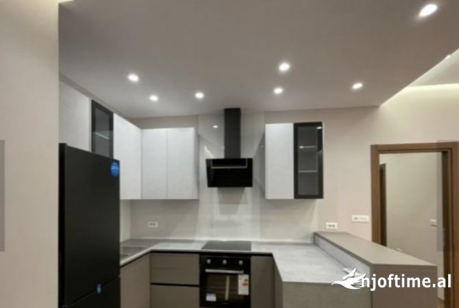 Shtepi me qera 2+1 ne Tirane - 830 Euro