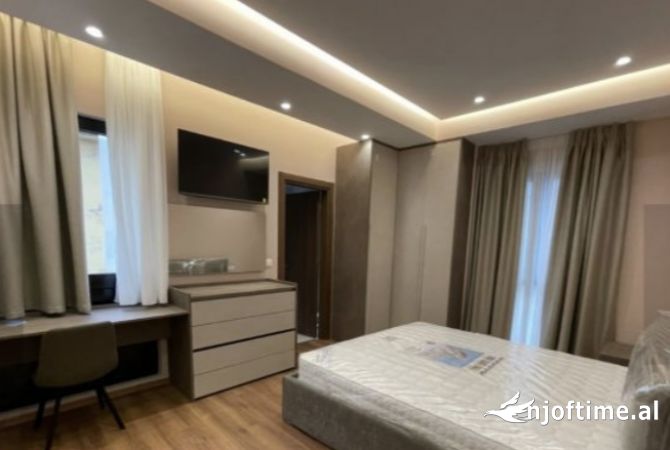 Shtepi me qera 2+1 ne Tirane - 830 Euro