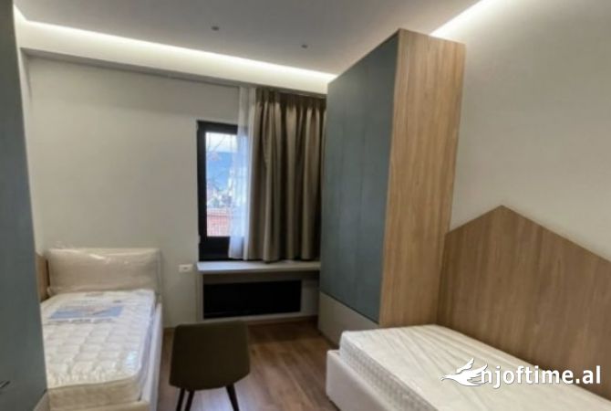 Shtepi me qera Apartament ne Tirane, 2+1, Mobilimi E mobiluar, Pagesa 830  Euro.