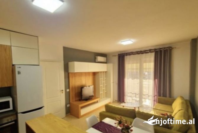 Shtepi me qera 2+1 ne Tirane - 65,000 Leke