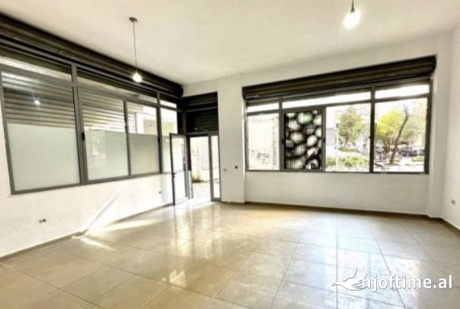 Ambient biznesi ne shitje 1+1 ne Tirane - 67,000 Euro