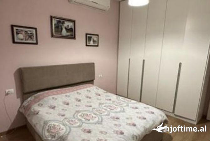 Shtepi me qera 2+1 ne Tirane - 700 Euro