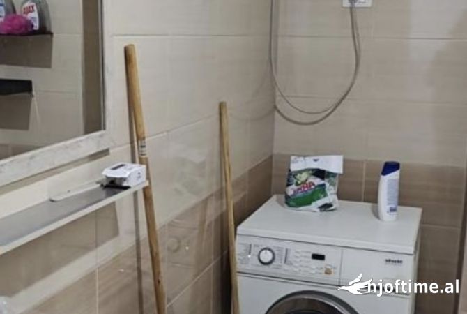 Shtepi me qera Apartament ne Tirane, 1+1, Mobilimi E mobiluar, Pagesa 450  Euro.