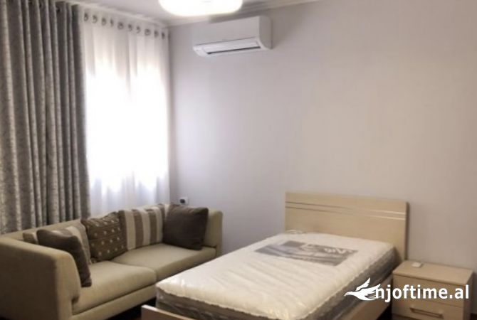 Shtepi me qera Apartament ne Tirane, 3+1, Mobilimi E mobiluar, Pagesa 110,000  Leke.