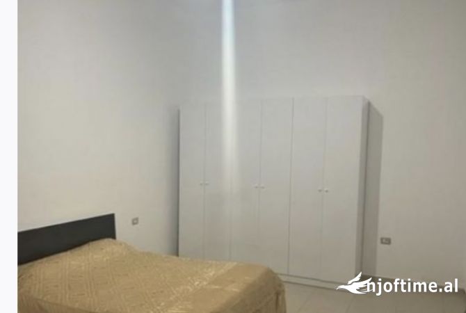 Shtepi me qera Apartament ne Tirane, 2+1, Mobilimi E mobiluar, Pagesa 500  Euro.