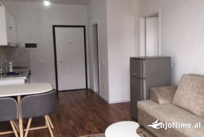 Shtepi ne shitje Apartament ne Tirane, 1+1, Mobilimi E mobiluar, Pagesa 75,000  Euro.