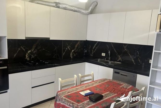 Shtepi me qera 2+1 ne Tirane - 600 Euro