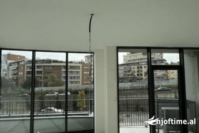 Ambient biznesi me qera 1+1 ne Tirane - 900 Leke