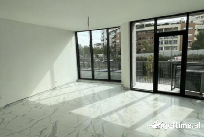 Ambient biznesi me qera 1+1 ne Tirane - 900 Leke