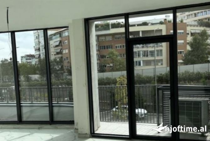 Ambient biznesi me qera 1+1 ne Tirane - 900 Leke