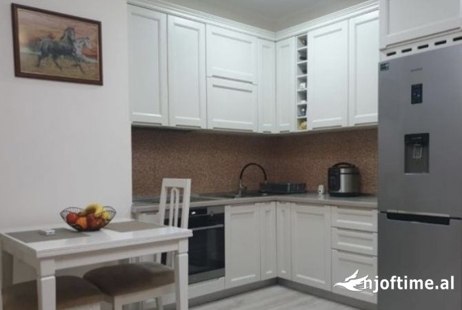 Shtepi me qera 2+1 ne Tirane - 650 Euro