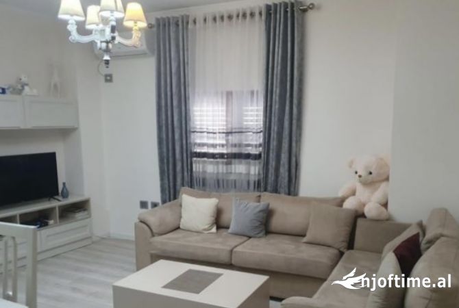 Shtepi me qera 2+1 ne Tirane - 650 Euro