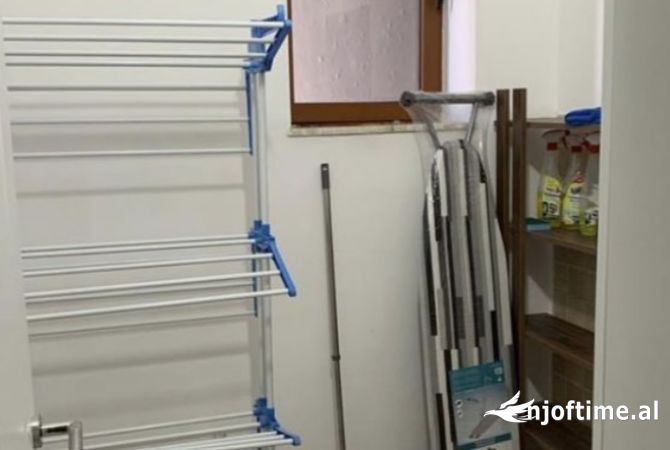 Shtepi me qera Apartament ne Tirane, 3+1, Mobilimi E mobiluar, Pagesa 700  Euro.