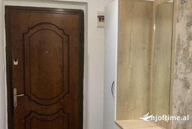 Shtepi me qera Apartament ne Tirane, 3+1, Mobilimi E mobiluar, Pagesa 700  Euro.