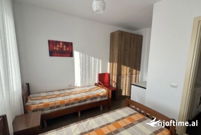 Shtepi me qera Apartament ne Tirane, 2+1, Mobilimi E mobiluar, Pagesa 500  Euro.