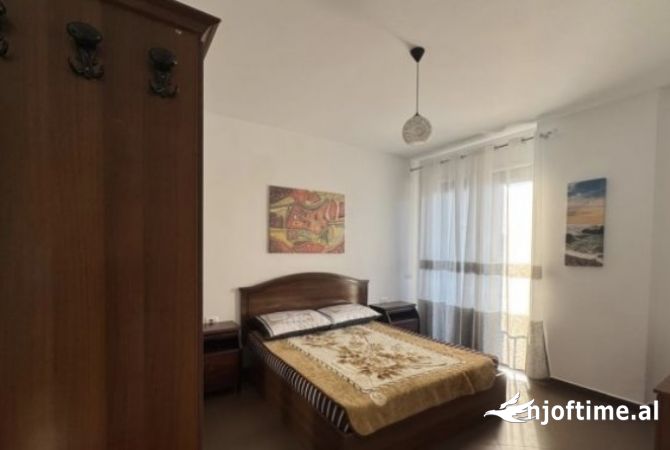 Shtepi me qera Apartament ne Tirane, 2+1, Mobilimi E mobiluar, Pagesa 500  Euro.