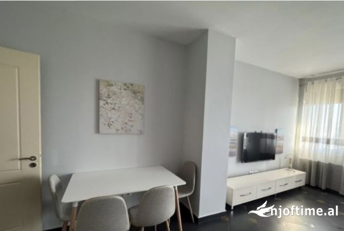 Shtepi me qera Apartament ne Tirane, 2+1, Mobilimi E mobiluar, Pagesa 500  Euro.
