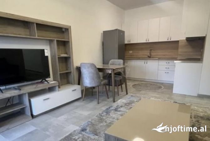 Shtepi me qera Apartament ne Tirane, 2+1, Mobilimi E mobiluar, Pagesa 600  Euro.