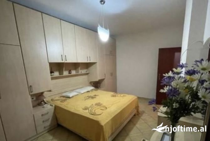Shtepi me qera 2+1 ne Tirane - 55,000 Leke