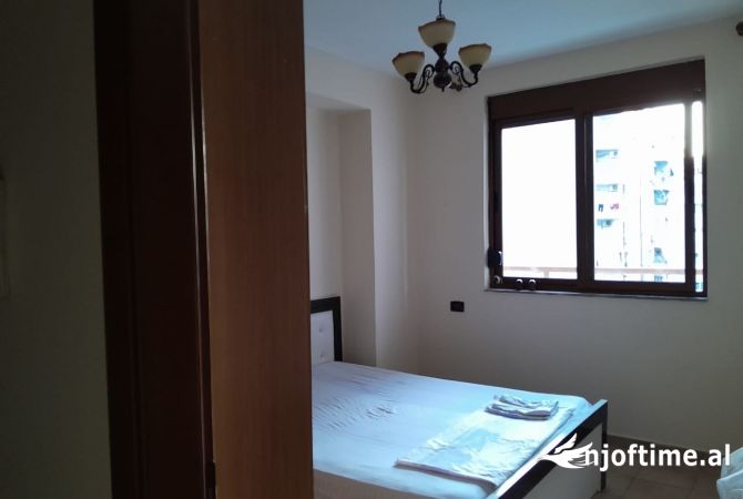 Shtepi me qera Apartament ne Tirane, 1+1, Mobilimi E mobiluar, Pagesa 500  Euro.