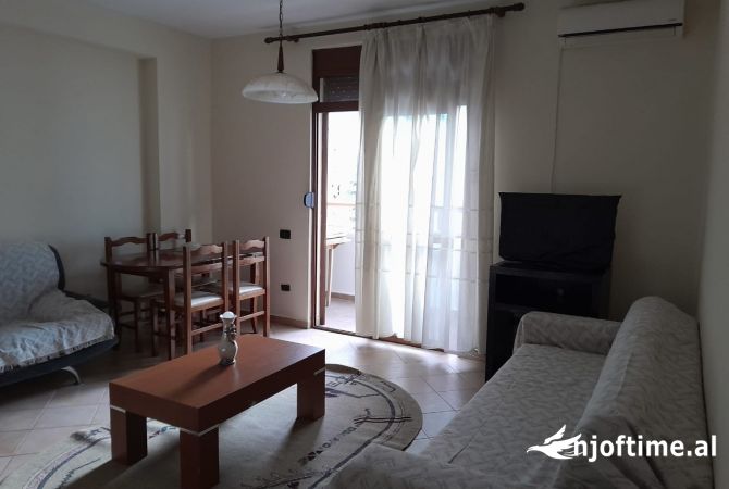 Shtepi me qera Apartament ne Tirane, 1+1, Mobilimi E mobiluar, Pagesa 500  Euro.