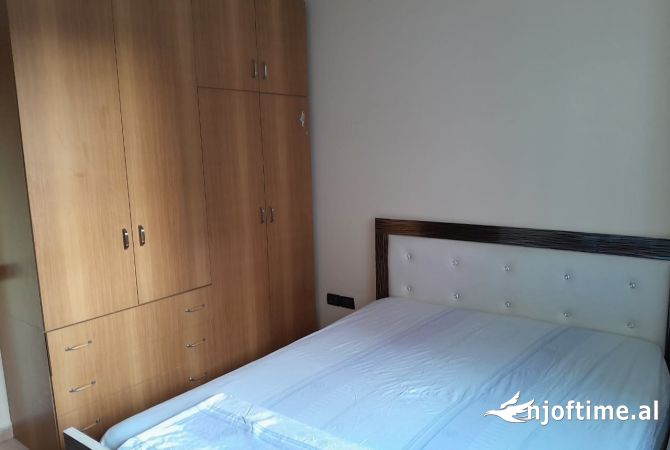 Shtepi me qera Apartament ne Tirane, 1+1, Mobilimi E mobiluar, Pagesa 500  Euro.