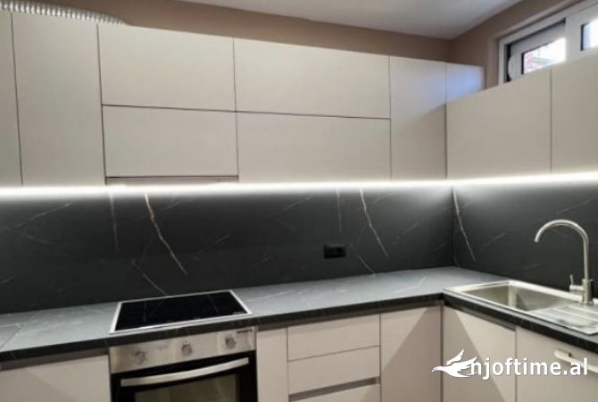 Shtepi me qera 2+1 ne Tirane - 800 Euro