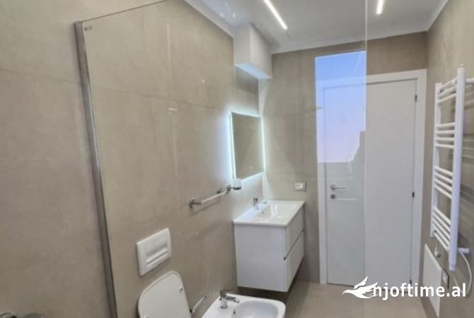Shtepi me qera Apartament ne Tirane, 2+1, Mobilimi E mobiluar, Pagesa 800  Euro.
