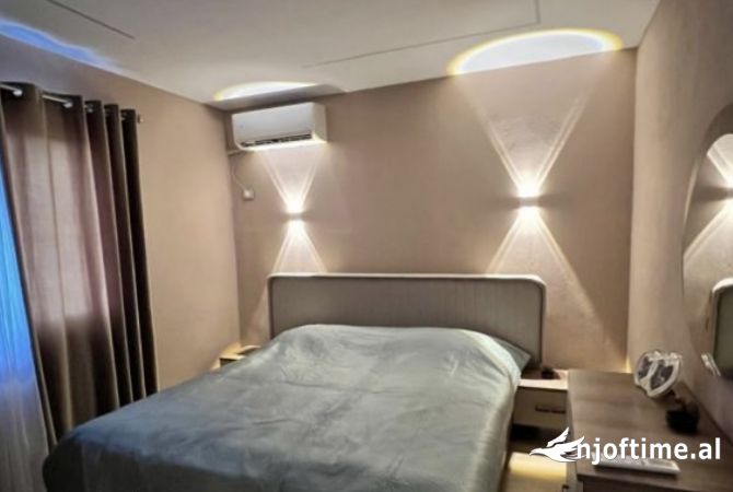 Shtepi me qera Apartament ne Tirane, 2+1, Mobilimi E mobiluar, Pagesa 800  Euro.