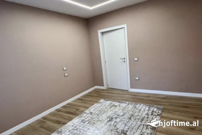Shtepi me qera Apartament ne Tirane, 2+1, Mobilimi E mobiluar, Pagesa 800  Euro.