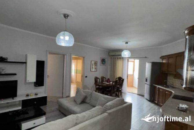 Shtepi me qera 2+1 ne Tirane - 650 Euro