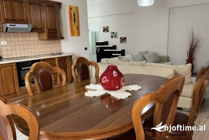 Shtepi me qera 2+1 ne Tirane - 650 Euro