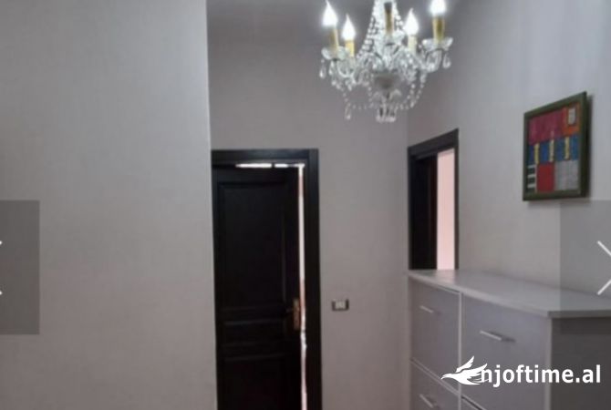 Shtepi me qera Apartament ne Tirane, 2+1, Mobilimi E mobiluar, Pagesa 500  Euro.