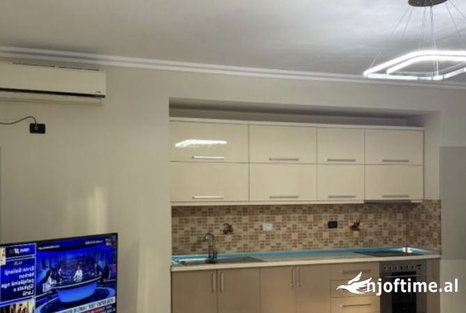 Shtepi me qera 1+1 ne Tirane - 40,000 Leke