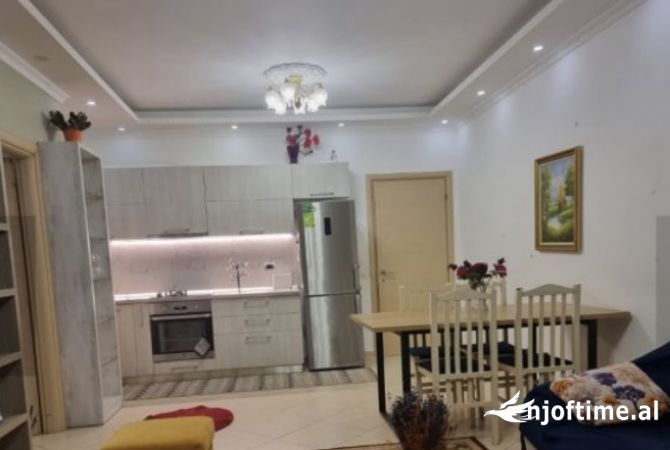 Shtepi me qera 2+1 ne Tirane - 500 Euro