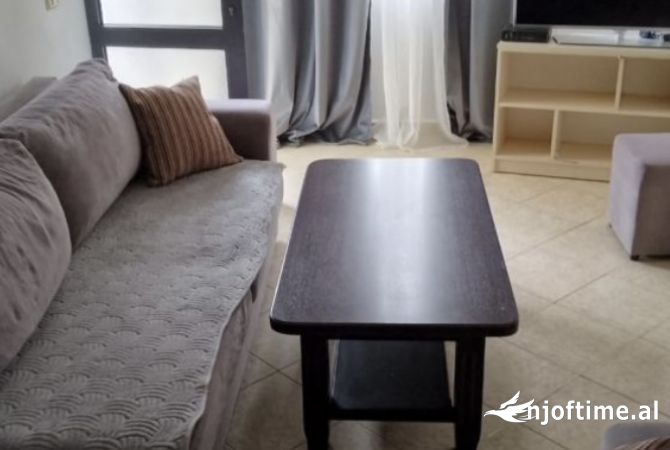 Shtepi me qera 2+1 ne Tirane - 400 Euro