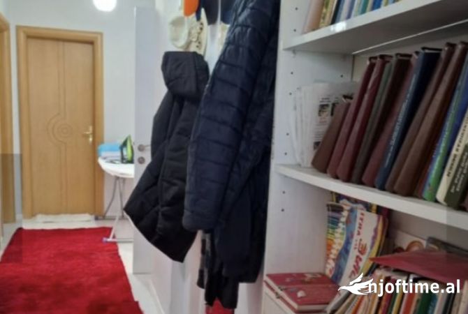Shtepi ne shitje Apartament ne Tirane, 3+1, Mobilimi E mobiluar, Pagesa 197,000  Euro.