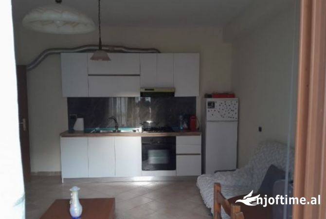 Shtepi me qera 1+1 ne Tirane - 50,000 Leke