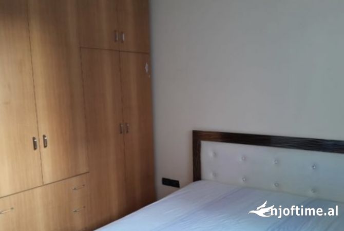 Shtepi me qera Apartament ne Tirane, 1+1, Mobilimi E mobiluar, Pagesa 50,000  Leke.