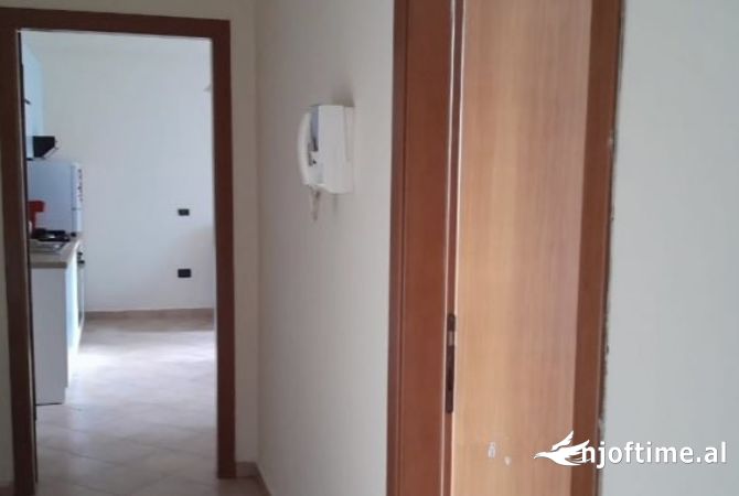 Shtepi me qera Apartament ne Tirane, 1+1, Mobilimi E mobiluar, Pagesa 50,000  Leke.