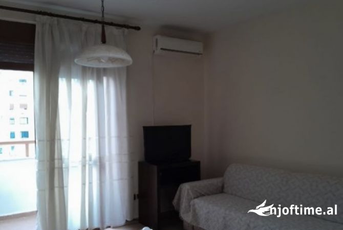 Shtepi me qera Apartament ne Tirane, 1+1, Mobilimi E mobiluar, Pagesa 50,000  Leke.