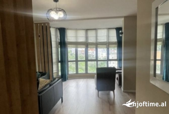 Shtepi me qera 3+1 ne Tirane - 1,200 Euro