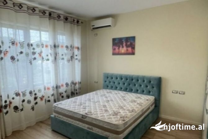 Shtepi me qera Apartament ne Tirane, 3+1, Mobilimi E mobiluar, Pagesa 1,200  Euro.