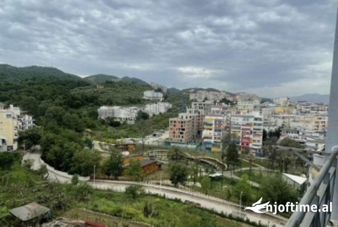 Shtepi me qera Apartament ne Tirane, 3+1, Mobilimi E mobiluar, Pagesa 1,200  Euro.