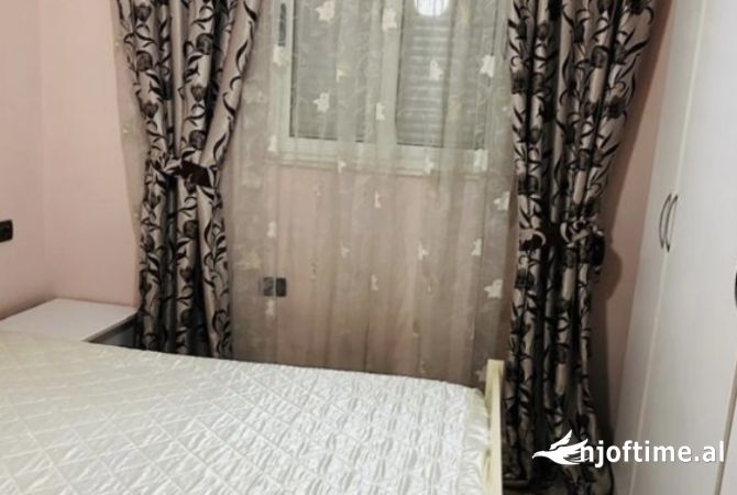 Shtepi me qera Apartament ne Tirane, 2+1, Mobilimi E mobiluar, Pagesa 600  Euro.