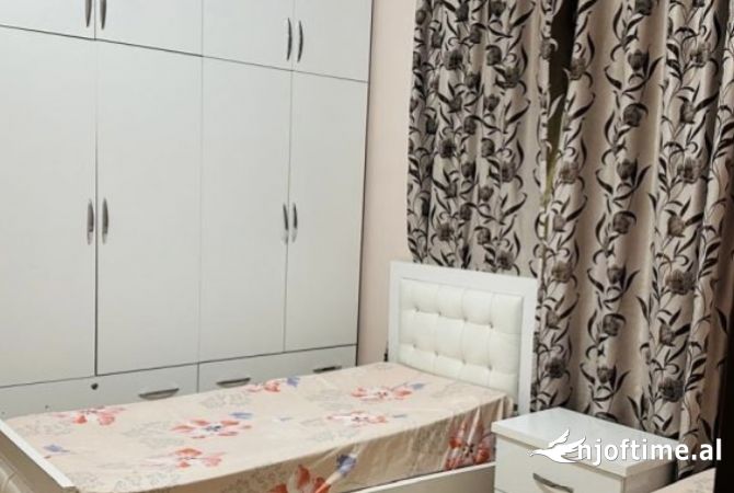 Shtepi me qera Apartament ne Tirane, 2+1, Mobilimi E mobiluar, Pagesa 600  Euro.